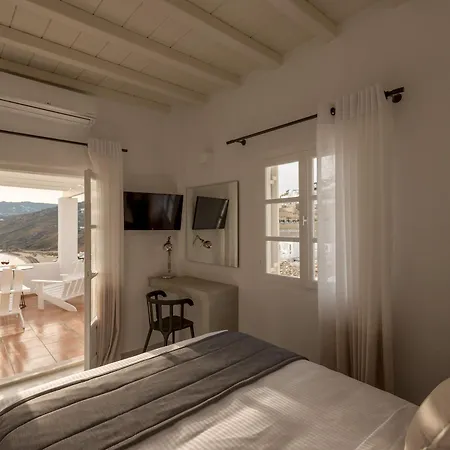 Cova Mykonos Aparthotel 4*